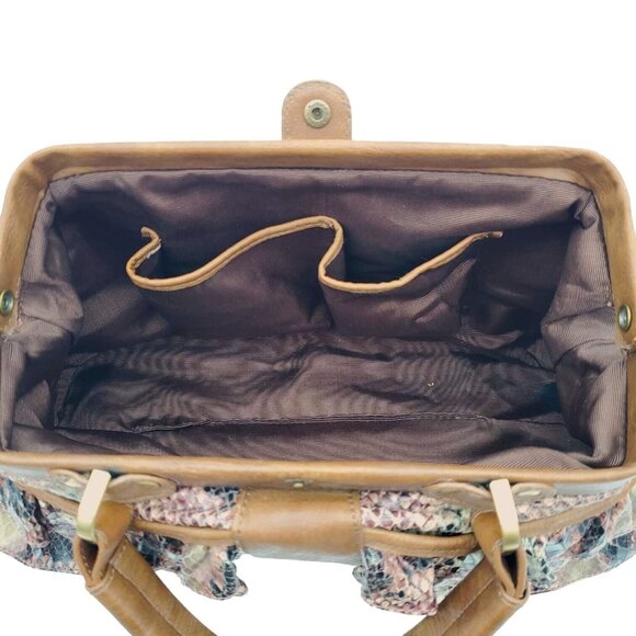 Rare Hard‎ to  Find Vintage Jessica Simpson faux python purse. Great condition - Picture 5 of 14